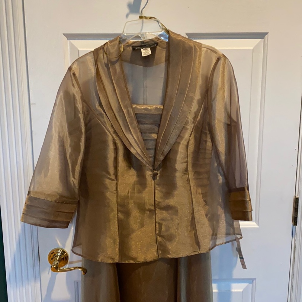 NWT Alex Evenings 2 piece evening gown in mocha